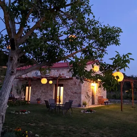 To Petrino Spiti Apartment *